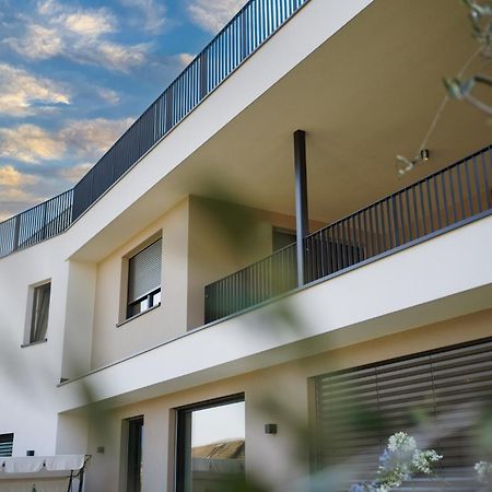 Auszait Apartments 1 กัลดาโร ภายนอก รูปภาพ